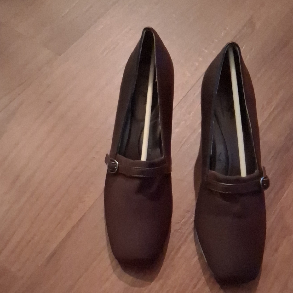 Elegant Brown Women's Shoes